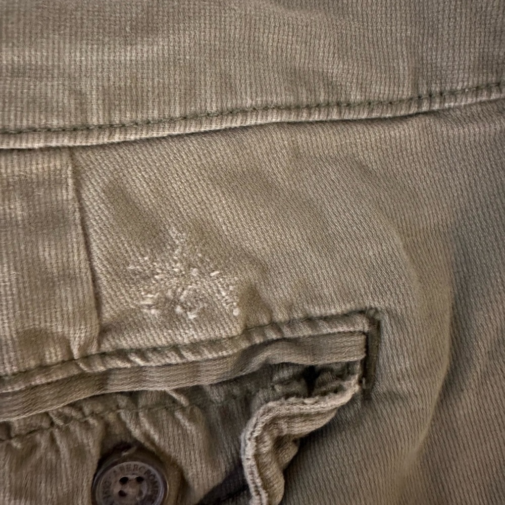 Abercrombie & Fitch Khaki Women's Cargo Shorts - Picture 8 of 10